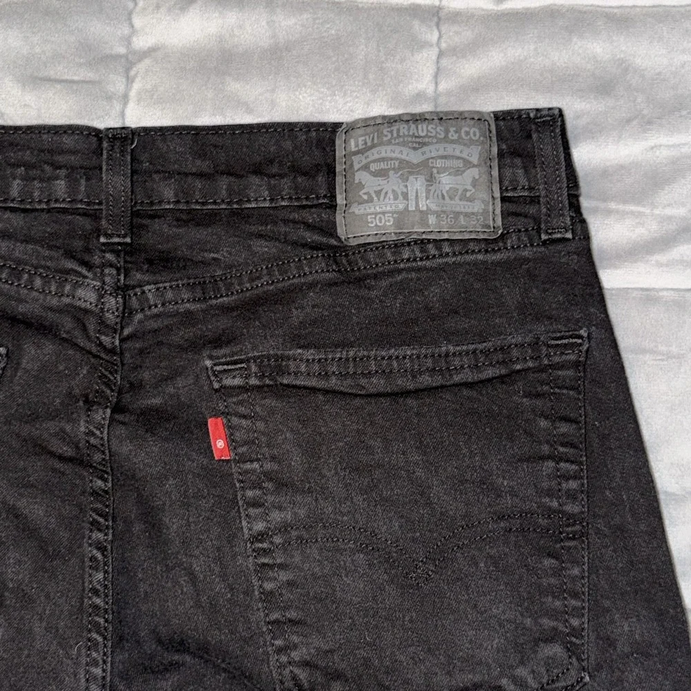 Levis 505 Jeans Mens 36x32 Black Regular Fit Straight Denim Pants Dark Wash